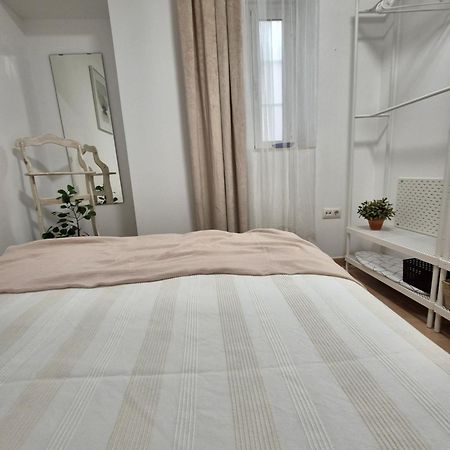 Hostfy Centro San Roman Севилья Экстерьер фото